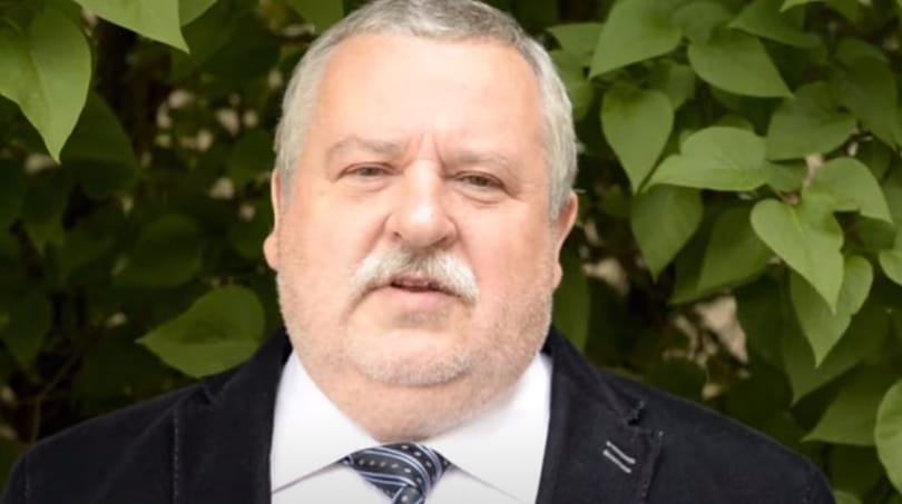 Hadházy: Lemondott Magyarország tiszteletbeli konzulja Orbánék ukrajnai háborús kijelentései miatt