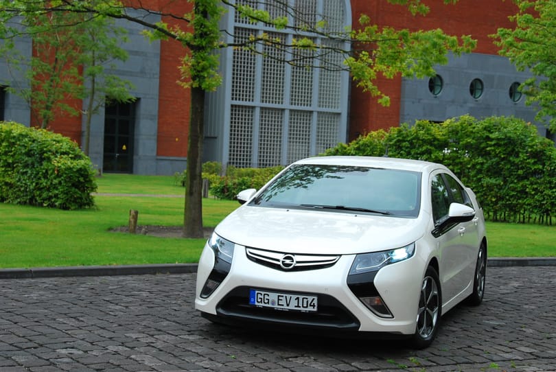 Év tesztautója: a döntő hajrájában toronymagasan vezet az Opel Ampera