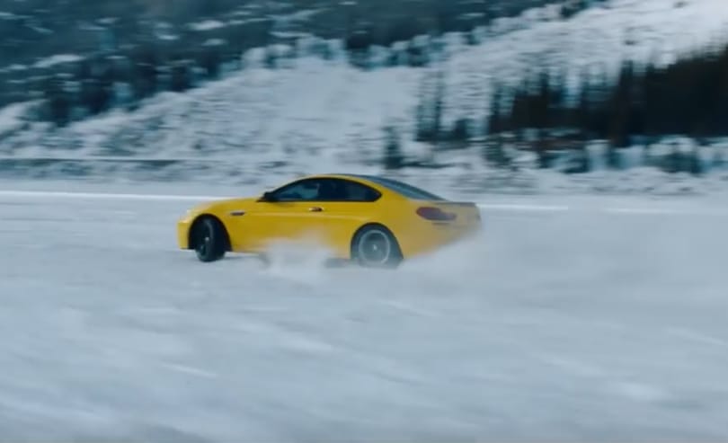 Irigylésre méltó befagyott tavon repeszteni egy BMW M6-tal – videó