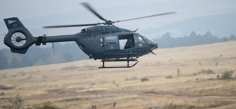 A helyi sajtó szerint egy drótkötélpályába akadt be a honvédség helikoptere, ezért zuhant le