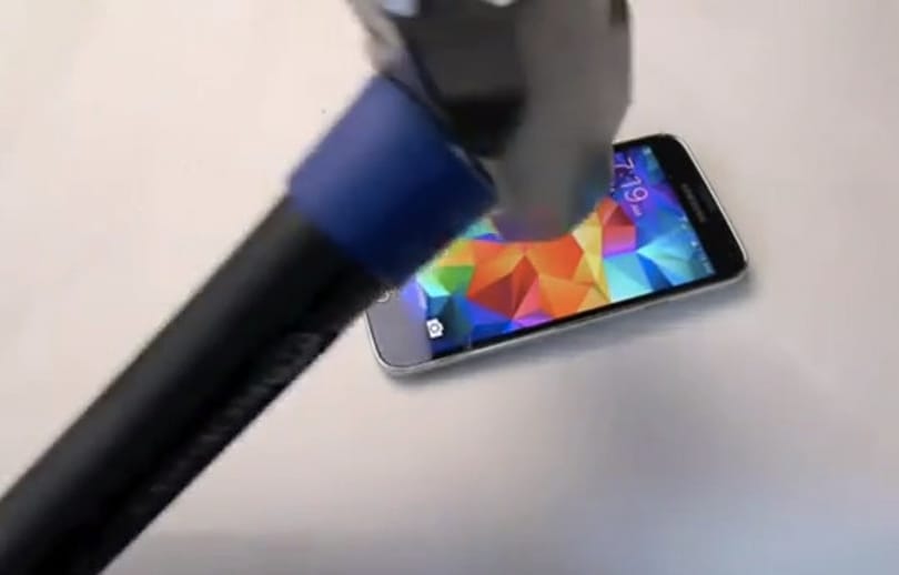 Ilyen sem volt még: durva bukás a Samsung csúcsmobilja