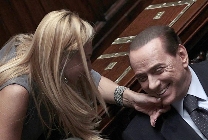 Berlusconi nem viccelt: itt a vendéglista a magánbulikról