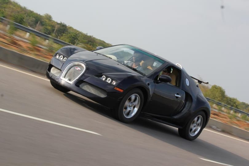 85 lóerő 1000 helyett: itt az indiai Bugatti Veyron - fotók