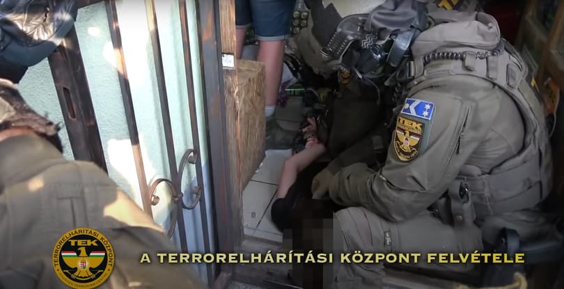 Letartóztatták a négy embert megkéselő 19 éves lányt