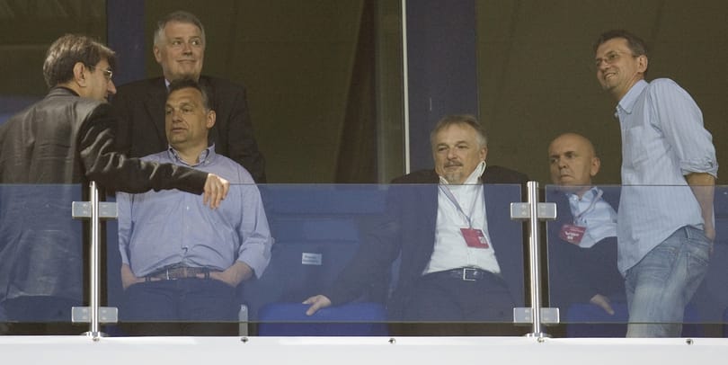 Feljelentést tesz Orbán repülőztetése miatt a Párbeszéd