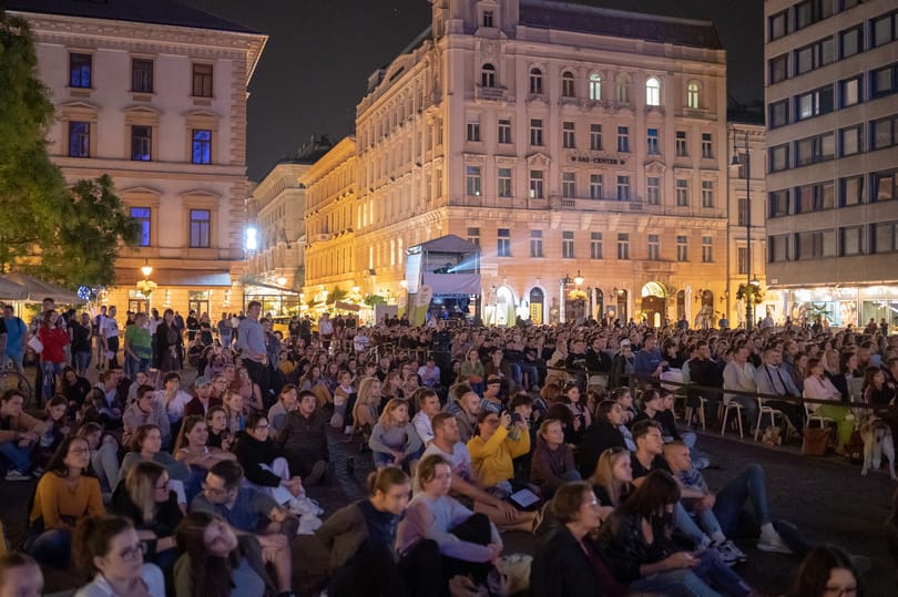 Jézus Krisztus szupersztár és Ed Wood a Bazilika előtt: szabadtéri vetítésekkel jön a Budapesti Klasszikus Film Maraton