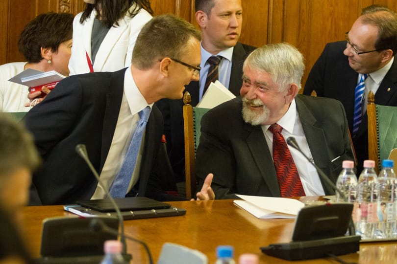 Két államtitkár sem tudott választ adni Tordai Bence kérdéseire