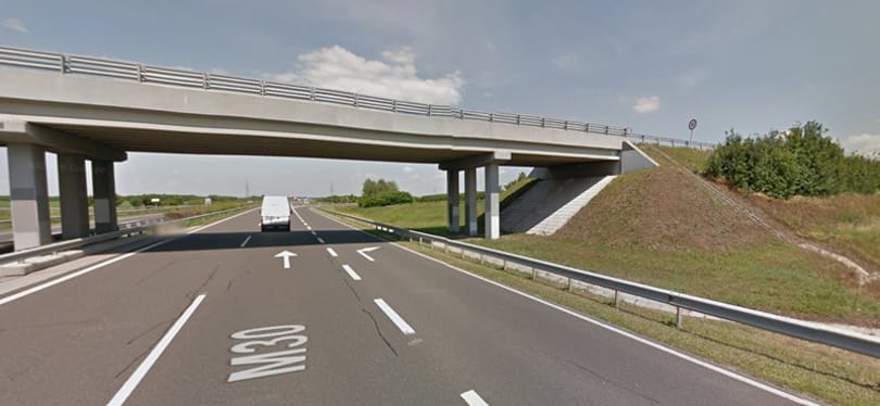 Próbaidőt kap a két lány, akik kövekkel dobálták az autókat egy felüljáróról