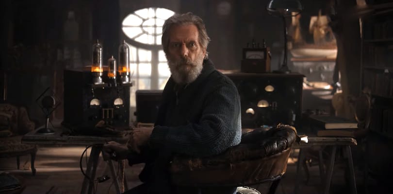 Dr. House a nácik ellen: alig lehet felismerni Hugh Laurie-t a Netflix új sorozatában
