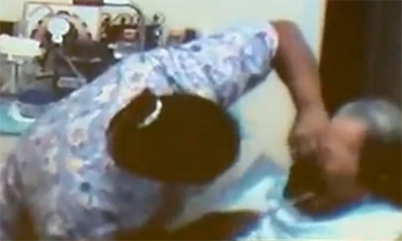 Videó: a Skype buktatta le a kegyetlen ápolót