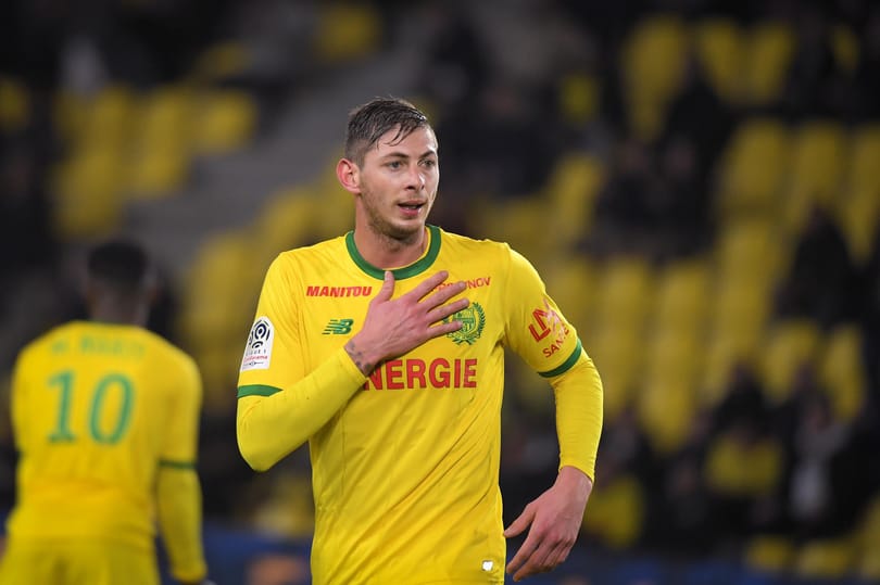 Repülőt utánozva csúfolta Sala emlékét két Southampton-szurkoló