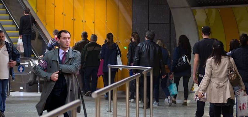 Melegítőben fotózták le Jude Law-t Budapesten