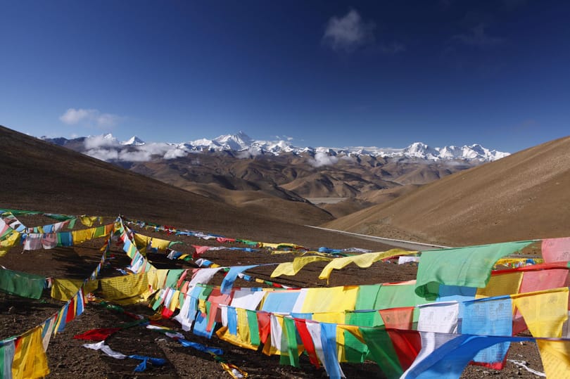 Fotók: imazászlók a Mount Everest lábánál