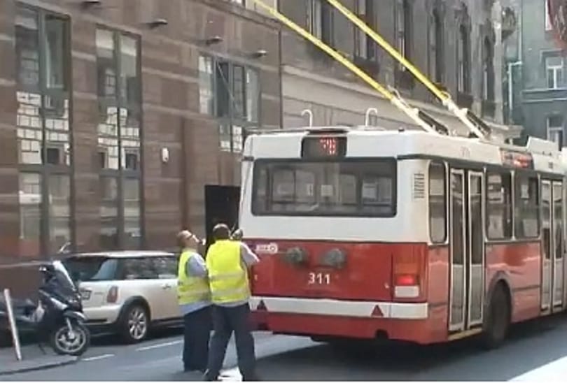 Megszüntetik a Kossuth tér mögötti trolidzsumbujt