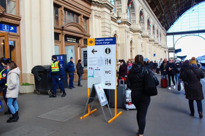 Négyezer menekült érkezett pénteken vonattal Budapestre
