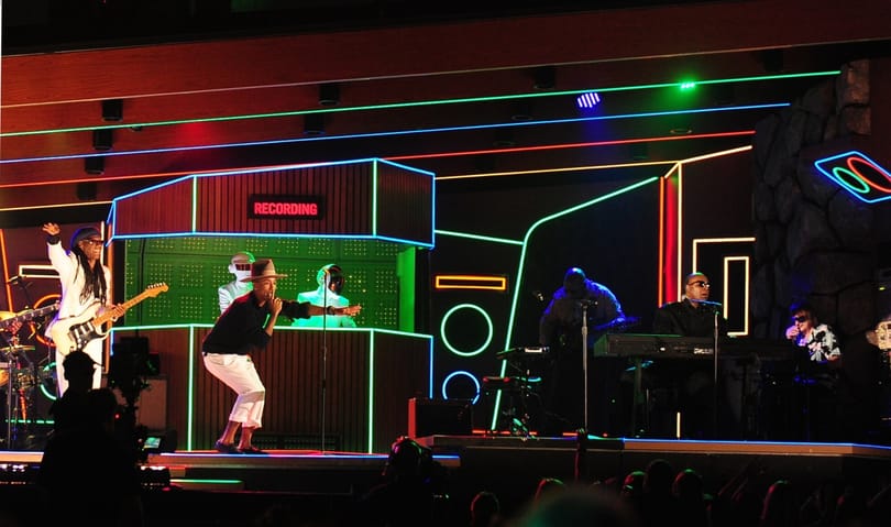 Stevie Wonder, Elton John és Pharrell együtt, egy dalban? - a BBC megcsinálta