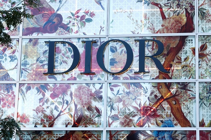 Perel a Dior, hogy ne tévesszék össze egy pornószínésszel
