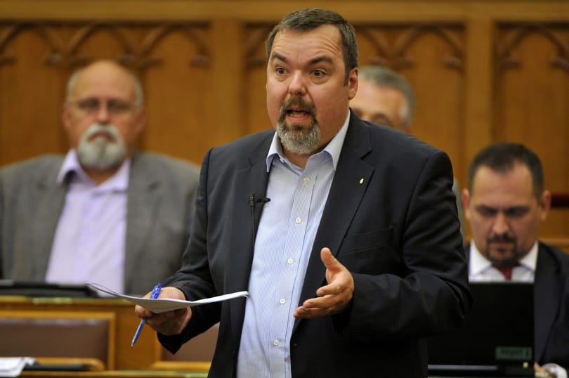 L. Simon László nem érti az internetet – és láthatóan nem is törekszik rá