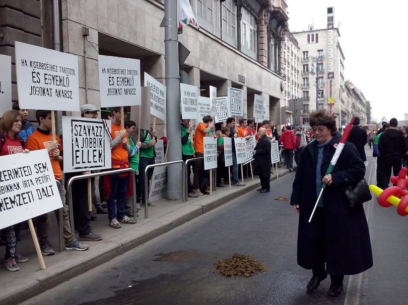 Bárkit, csak a Jobbikot ne! – Fiatalok akcióztak Budapesten