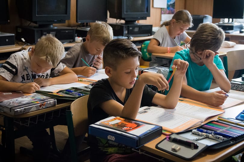 Oktatás: a megoldás vagy a probléma része?
