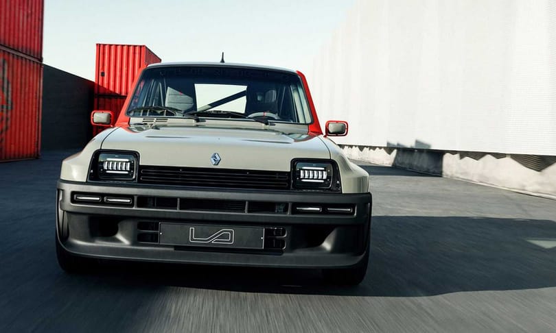 400 lóerős karbon-szörnyeteg: itt az új Renault 5 Turbo 3