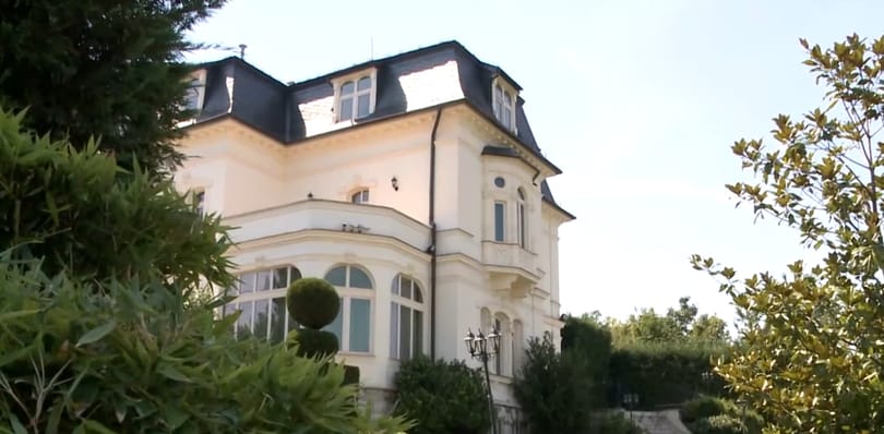 Matolcsy György fia elismerte, hogy lakott az 1,3 milliárd forint közpénzből vásárolt budai villában