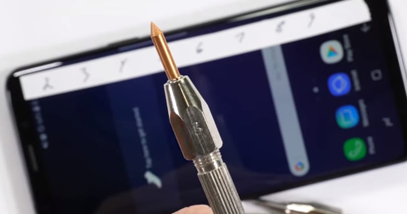 Nem maradhatott el: az új Samsung csúcstelefon is átesett a tortúrateszteken