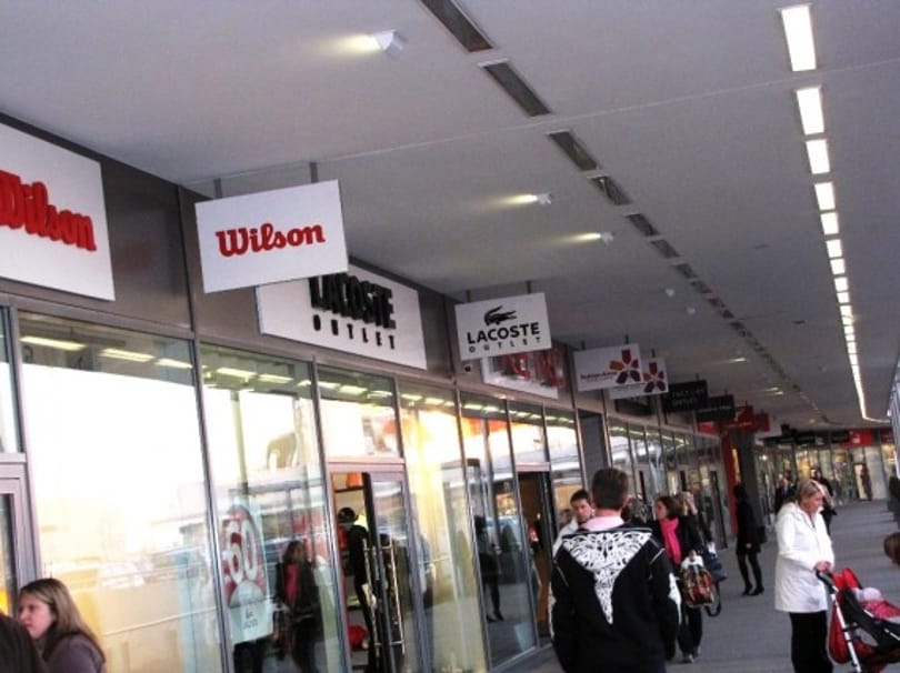 Eladják a jól menő outlet centert Prágában