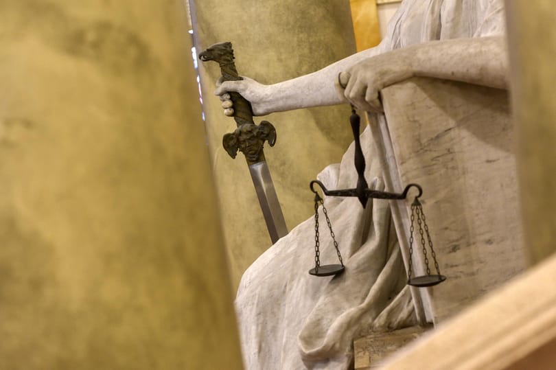 Százmilliót kértek, hogy lefizessenek egy minisztert, de lekapcsolták őket