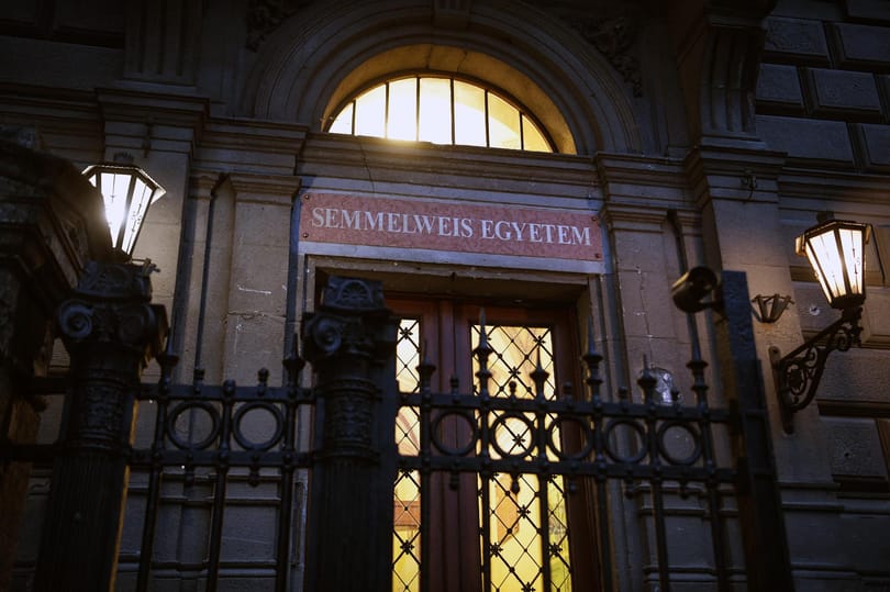 A Semmelweis Egyetem is átalakíthatja a tanév rendjét a rezsi miatt