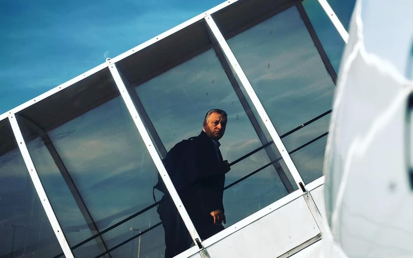 Mentsétek meg Orbán Viktort, épp megalázza magát a hatalomért