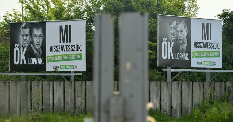 Megint kint van a NAV Simicska plakátos cégeinél