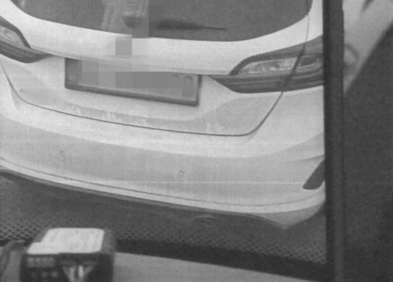 Ököllel ütötte a buszsofőrt egy autós, mert nem fért el a kocsijával