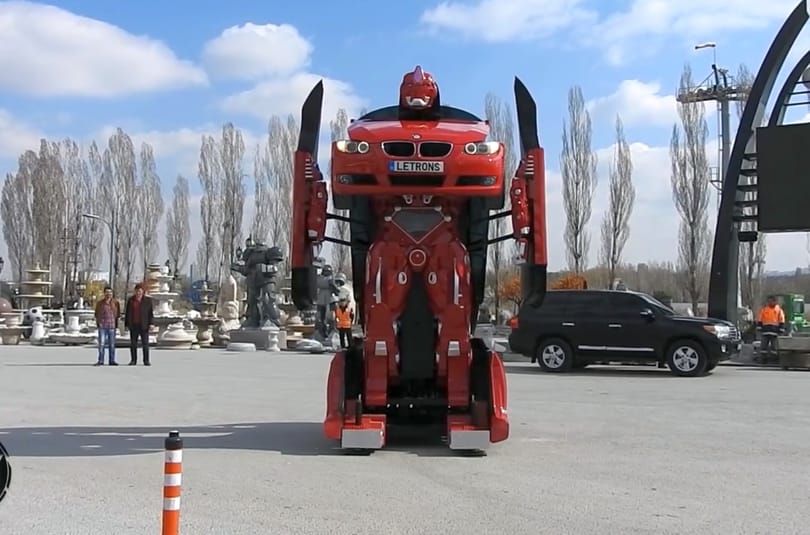 Erre is jó a BMW – működő Transformert építettek belőle – videó
