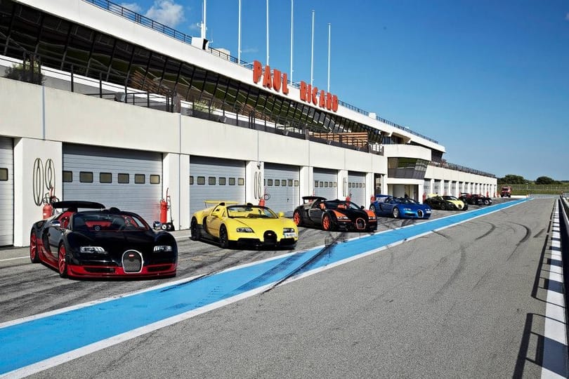 Hat Bugatti Veyron gyötri egymást - fotók