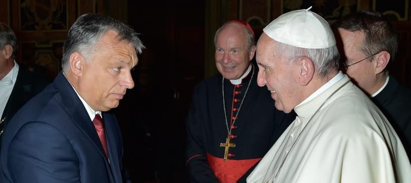 Pápagyalázó kommenteket írtak Orbán Facebook-oldalára