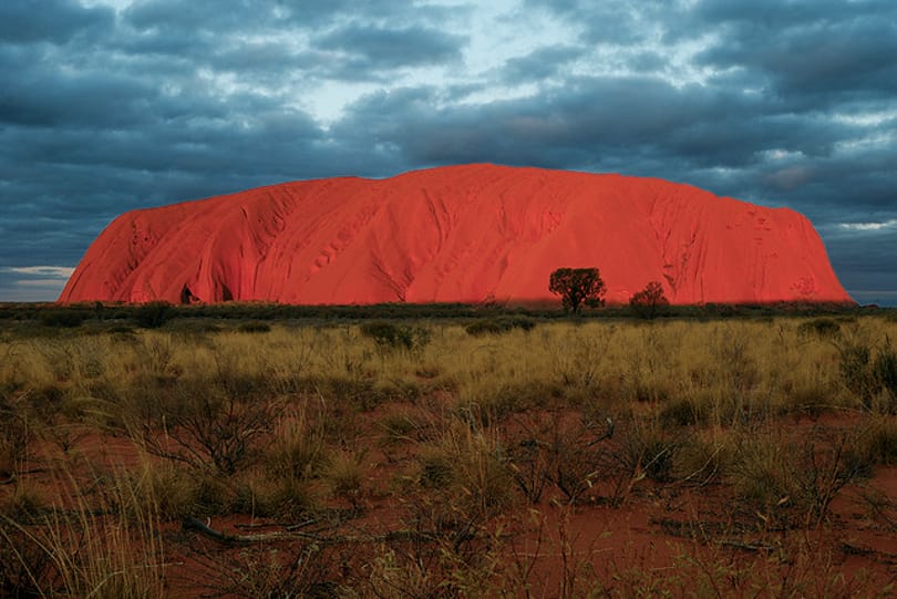 Betiltják az Uluru megmászását, mert nem játszótér