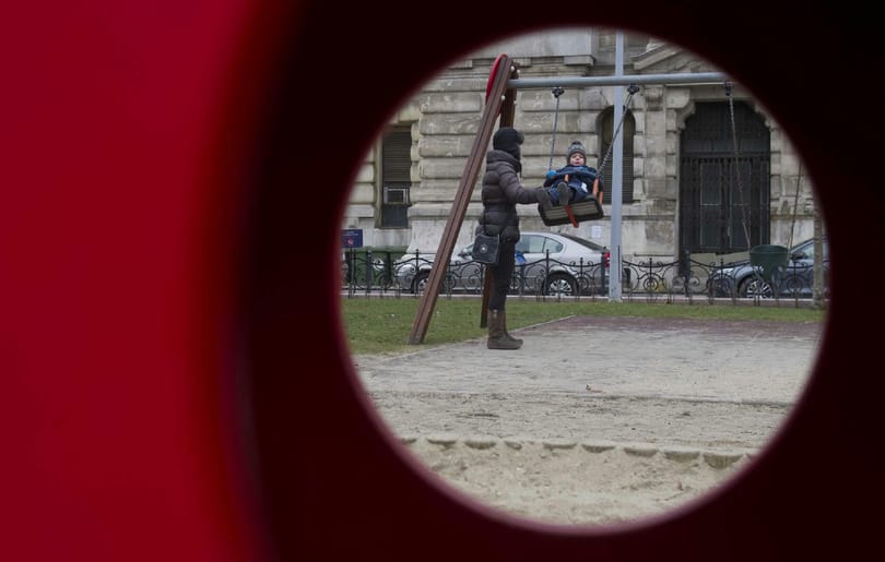 Komoly költségvetési terhet jelent az anyák adómentessége és nincs terv a kigazdálkodására