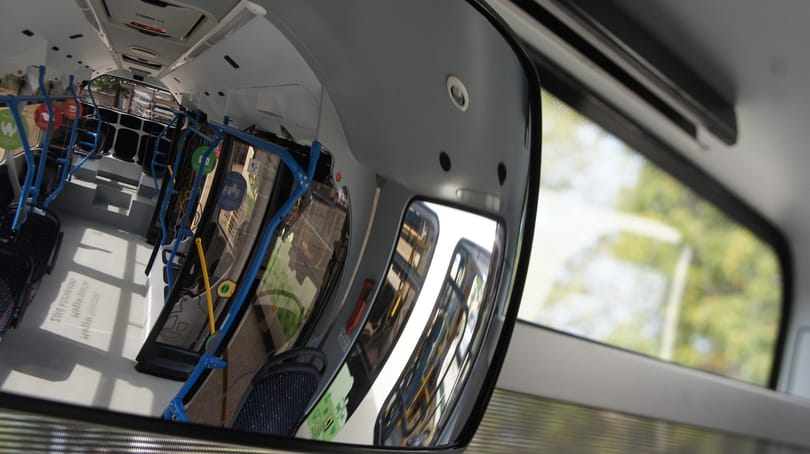 Kipróbálta a buszvezetést, bár ne tette volna