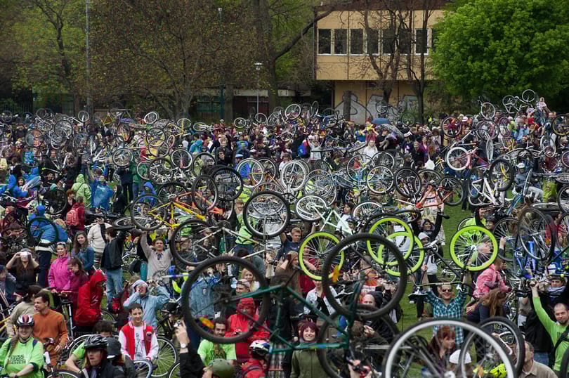 Tízezres tömeg a Critical Mass-en 