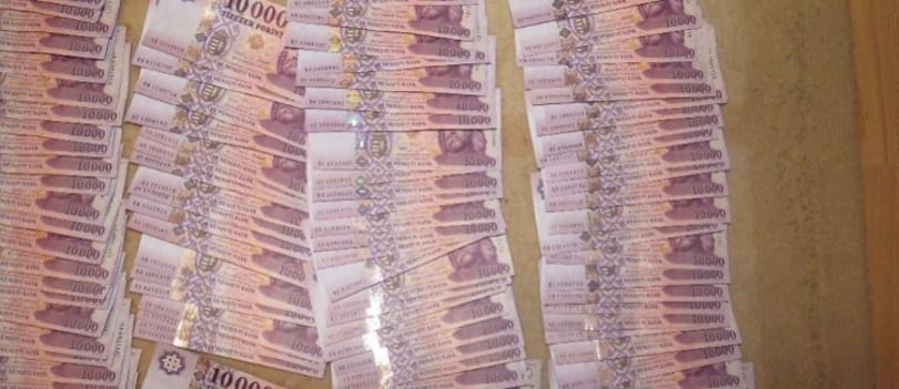 Apránként lopott el 23 millió forintot a munkahelyéről egy takarítónő