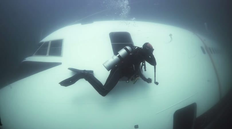 A nap videója: Így néz ki a víz alatt az elsüllyesztett Boeing 747-es