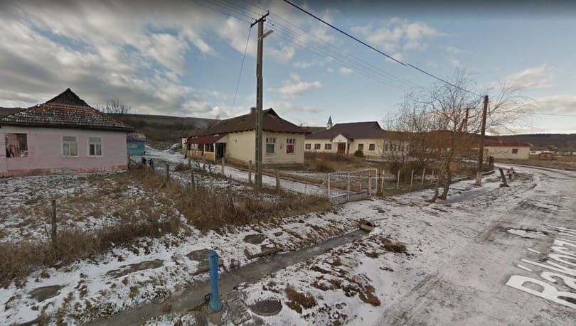 Megvárták a mentők, míg a rendőrség is a helyszínre ér, közben meghalt egy ember Csenyétén
