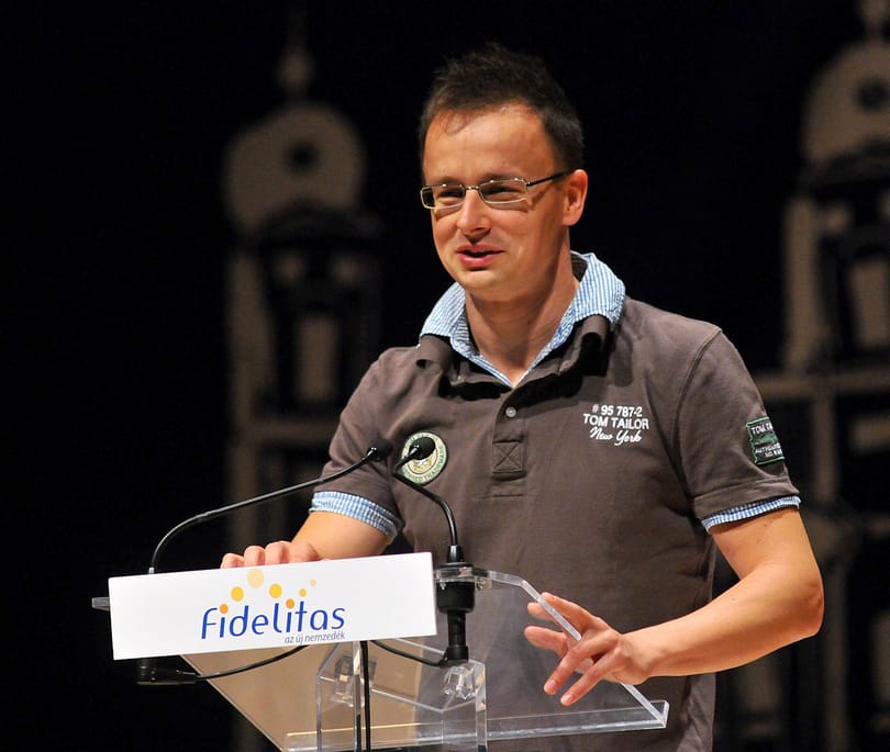 Emlékeznek? A Fidesz jóval nagyobbat trollkodott a kérdésekkel, mint a Jobbik