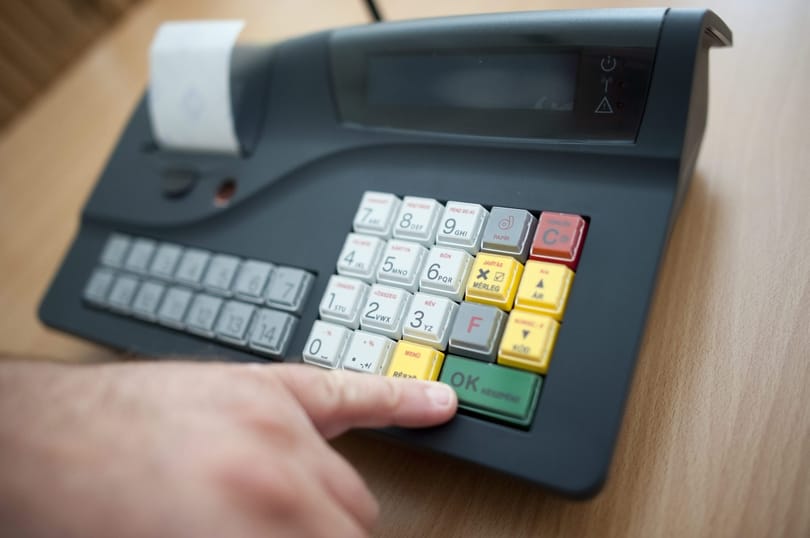 Visszavonták a kormány által támogatott pénztárgép engedélyét