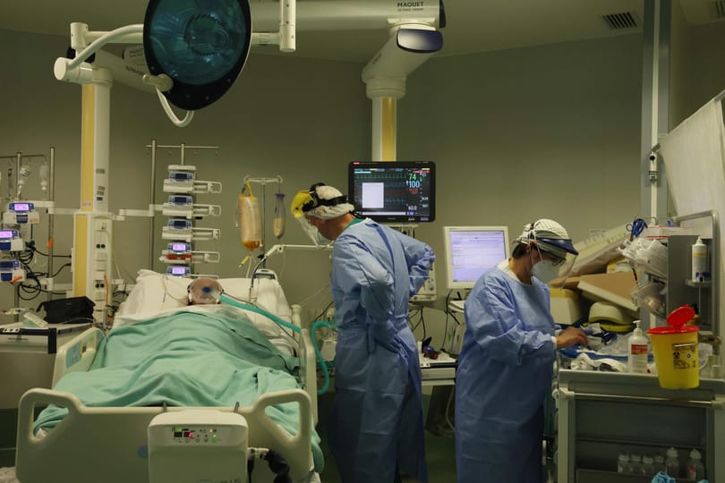 Az orvosok sem tudják még, mikor kapják kézbe a megemelt bért