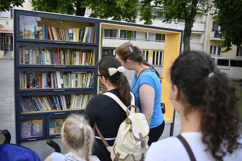Nagy kipakolás: HVG-ajánló az idei Ünnepi Könyvhét terméséből – 2. rész
