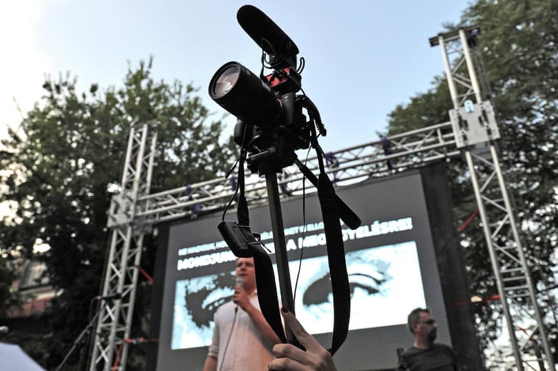 Kapronczay Stefánia: “Nyilvántartanak, nyilván tartanak tőled” Hogyan érinti a polgárokat a Pegasus-ügy?