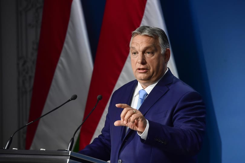 A luxemburgi külügyminiszter szerint inkább Orbánról kellene népszavazást tartani