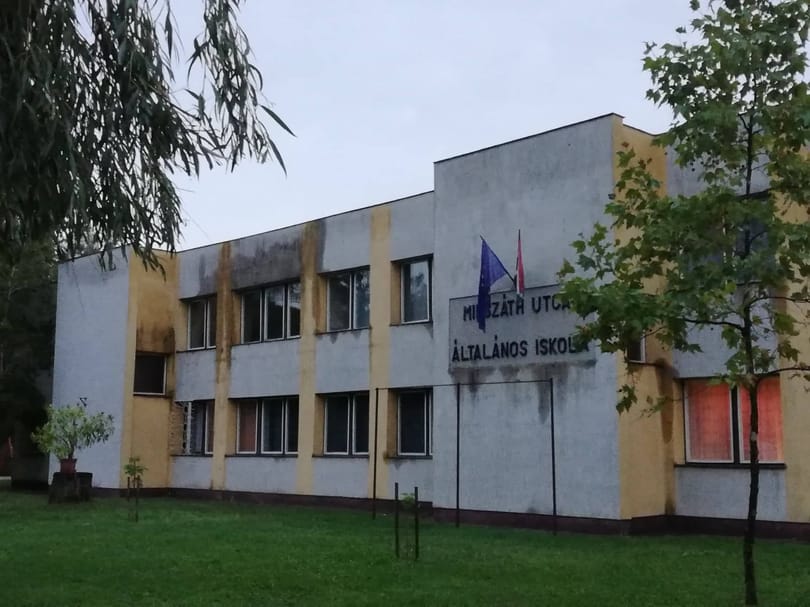 A marcali iskolában is a plafonból folyik időnként a víz a gyerekekre
